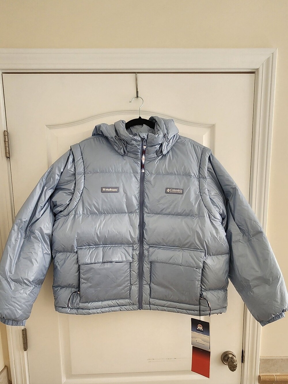 NWT MadHappy Columbia Silver-Blue Womens Hooded Puffer Jacket. Convert To A Vest